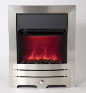 Chimenea eléctrica encendida con marco metálico plateado