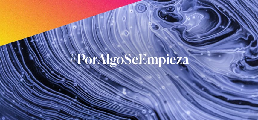 Imagen de lava petrificada con textura ondulada y el texto '#PorAlgoSeEmpieza' superpuesto